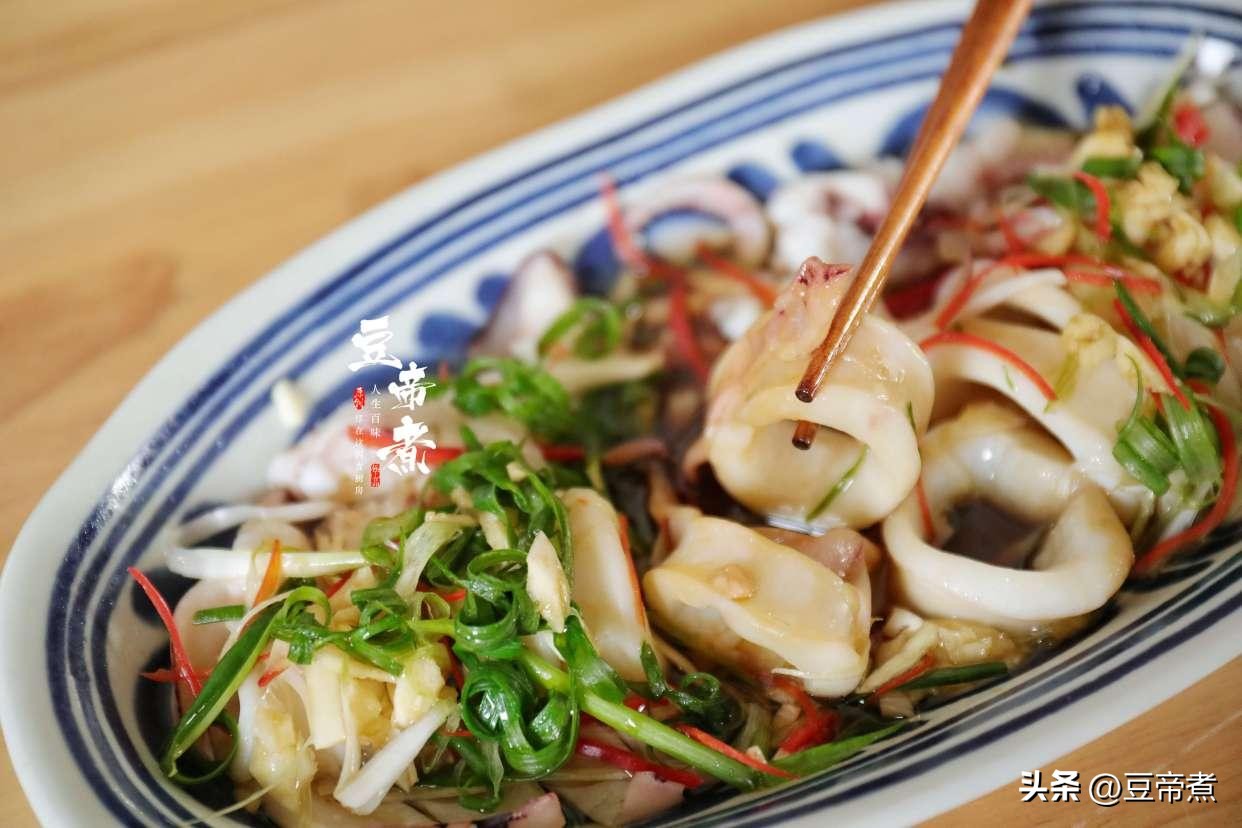 大厨教你鱿鱼这样烧最好吃,60岁老厨师透露给我的八道美食