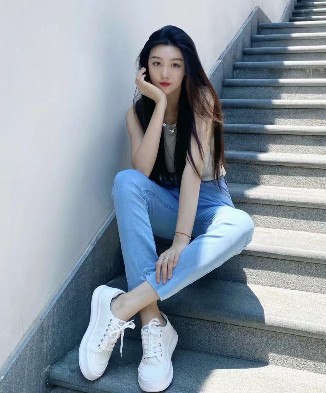 女人夏天常备这8双鞋子，舒适又好看，搭配裤子、裙子有高级感