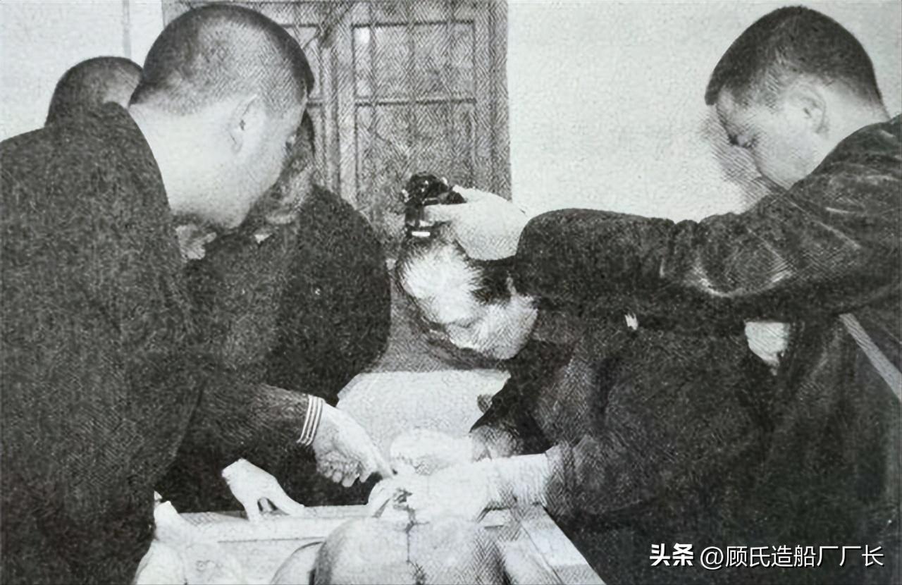 他是个丈夫还是个懦夫？法医陈世贤眼中的广州宾馆男子浴缸自杀案