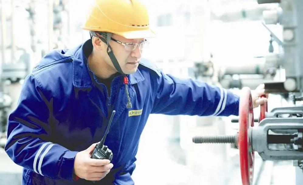 中国现在白领平均工资,中国白领失业率