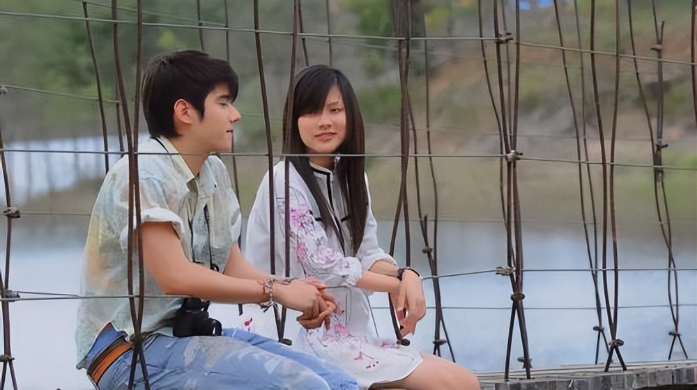 怎样和女孩子聊天找话题,怎么和女孩子聊天找话题