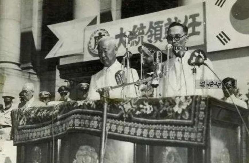 中美停战李承晚不服气,志愿军调大炮猛轰韩军,毛*东泽**:打服他