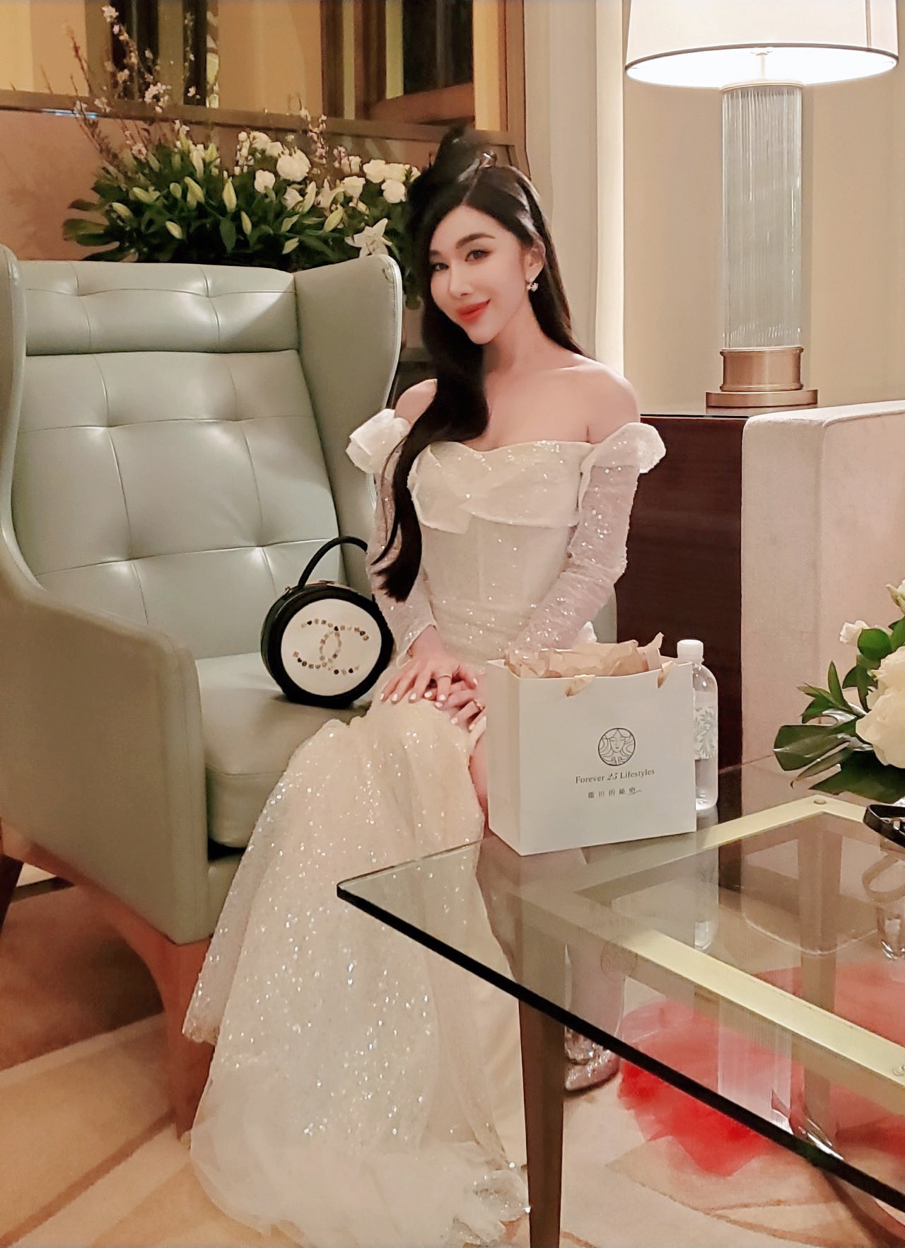 华裔主持人Sisi创立“莎拉的秘密”护肤品牌