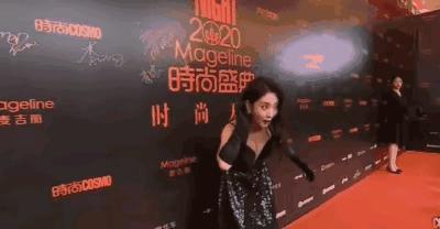 刘晓庆戴头套,刘晓庆戴假发吗