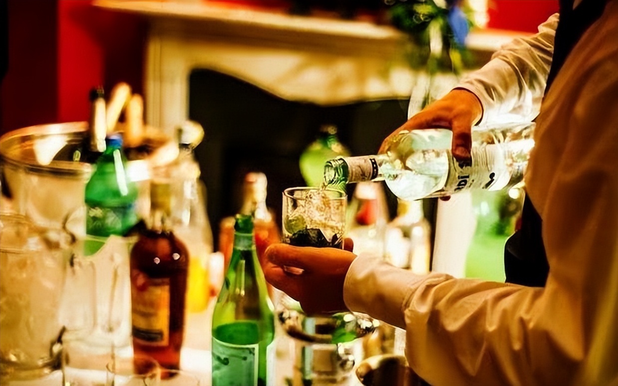 湖南喝酒不醉的女人刘静,湖南女子喝酒像喝水一样千杯不醉