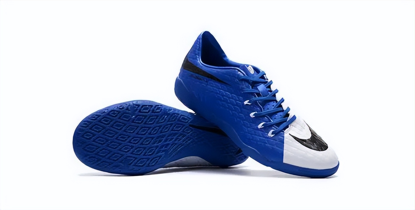 孩子的鞋买大点好吗,孩子的球鞋