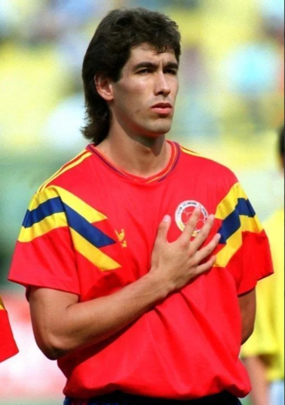 埃斯科巴乌龙球进自己球门吗,哥伦比亚世界杯埃斯科巴