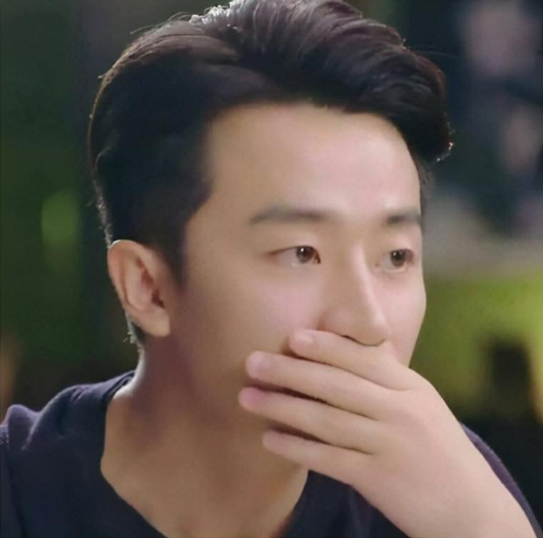 为什么大帅哥都是大脸,好好的帅哥为什么长了个嘴