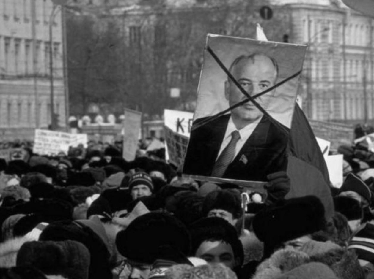 21年前苏联解体，全世界都等看中国笑话，*小平邓**是如何力挽狂澜的