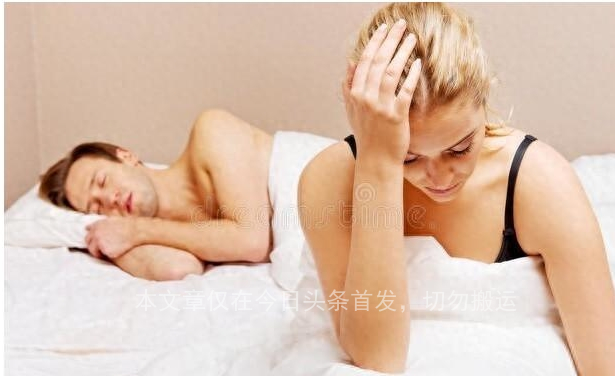 一个不到40平方的房子两任老公住,两任丈夫同住三十平米房中