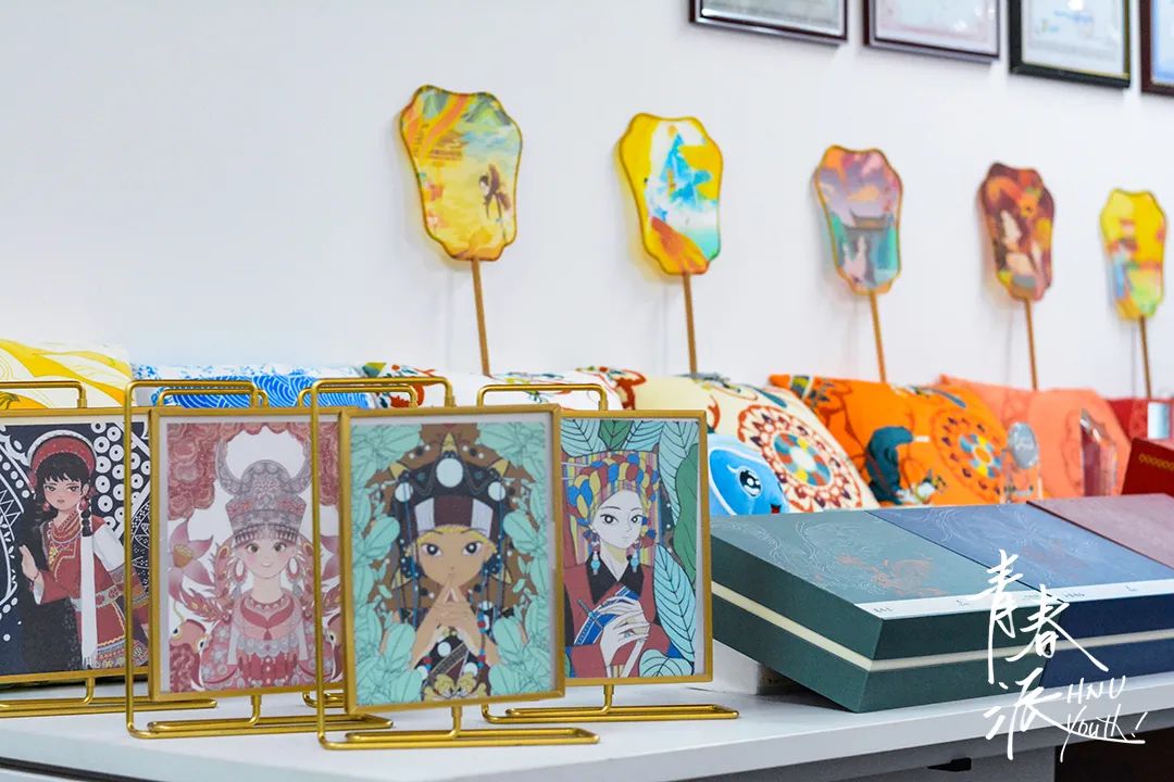 女生边读书边创业赚1800万,00后女生读书创业营收1800万热度