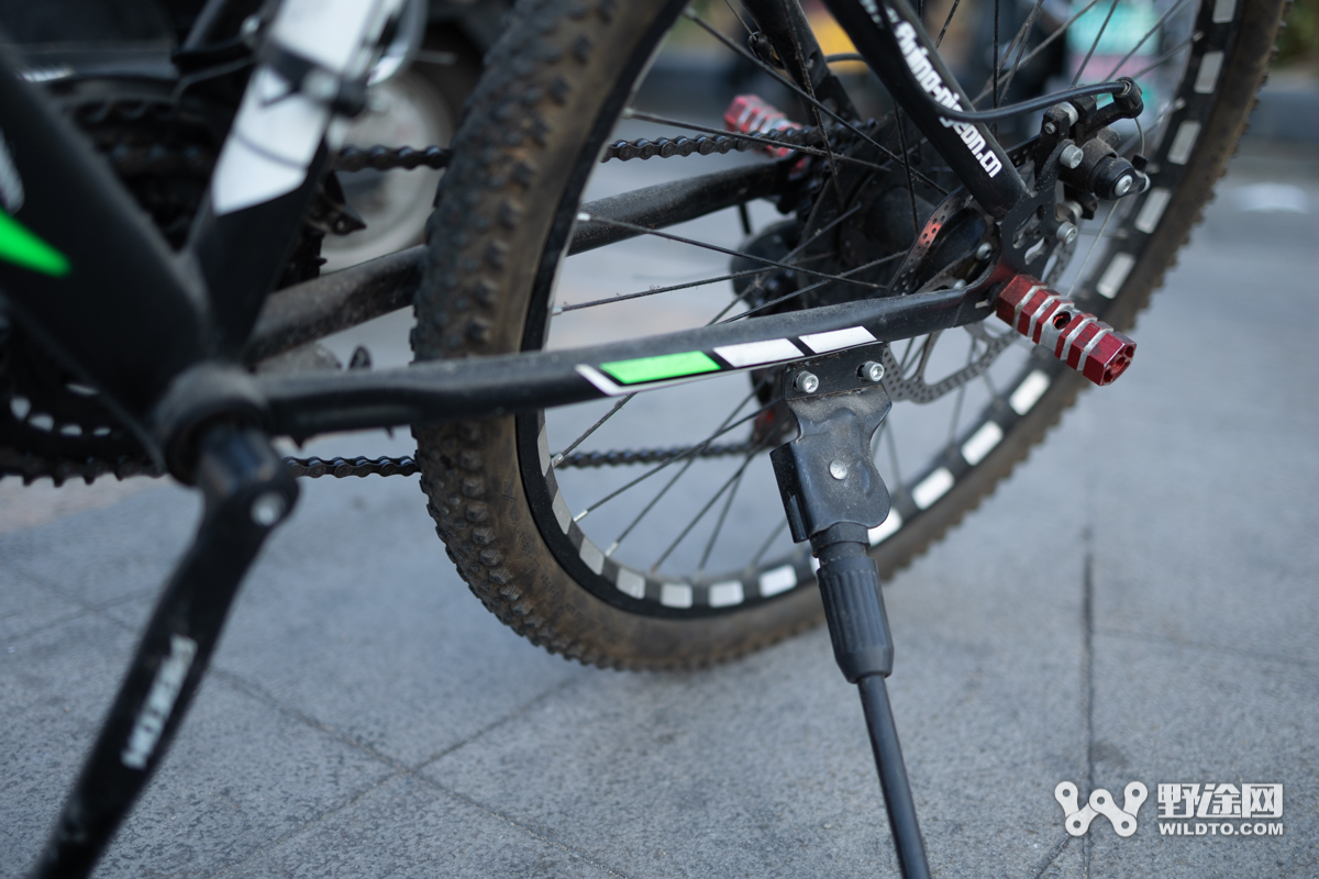 自行车为什么不能用脚撑,为啥自行车不装脚撑