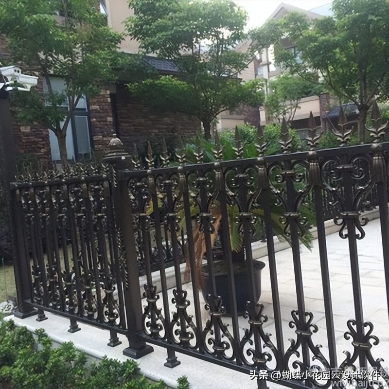 铁艺护栏生锈,铁艺护栏容易生锈吗
