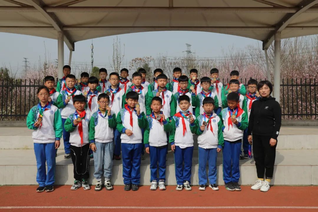 小小足球大小梦想,小学足球联赛拉开帷幕