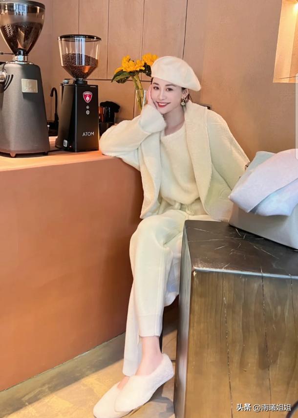 秋季用4双鞋提升时髦感,既能搭裤子又能搭裙子的秋冬鞋