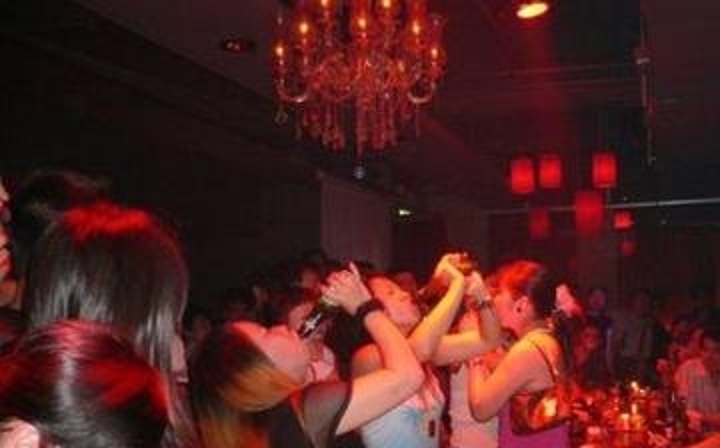 酒吧真实的生活写照,酒吧夜店的生活方式