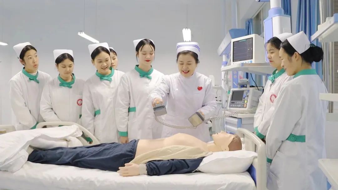 介绍护理学院,护理学院的学院简介