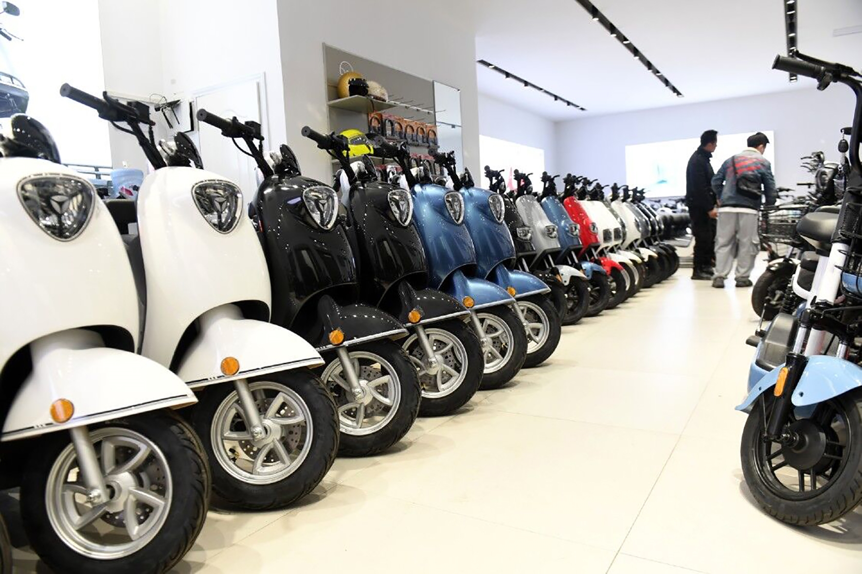 二轮电动车天能和超威哪个更耐用,电动车锂电池超威星恒