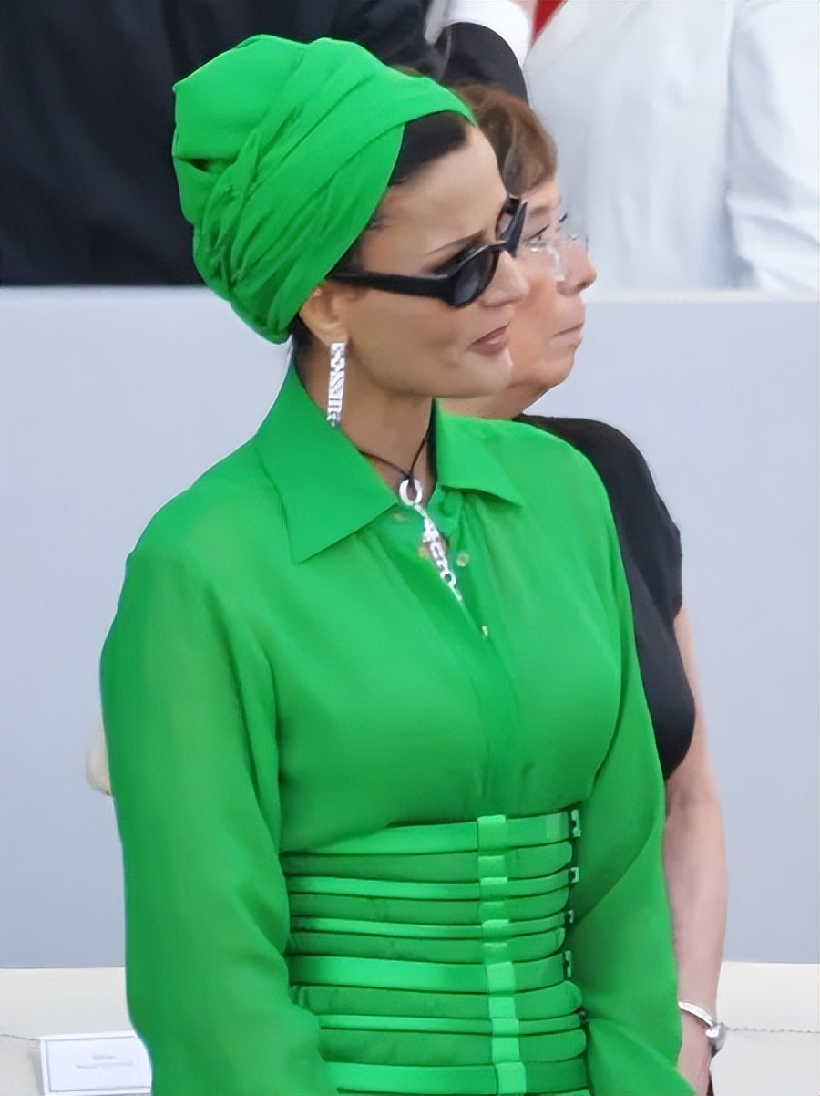 深扒卡塔尔王妃的珠宝盒，竟然发现了温莎公爵夫人的拍卖真品