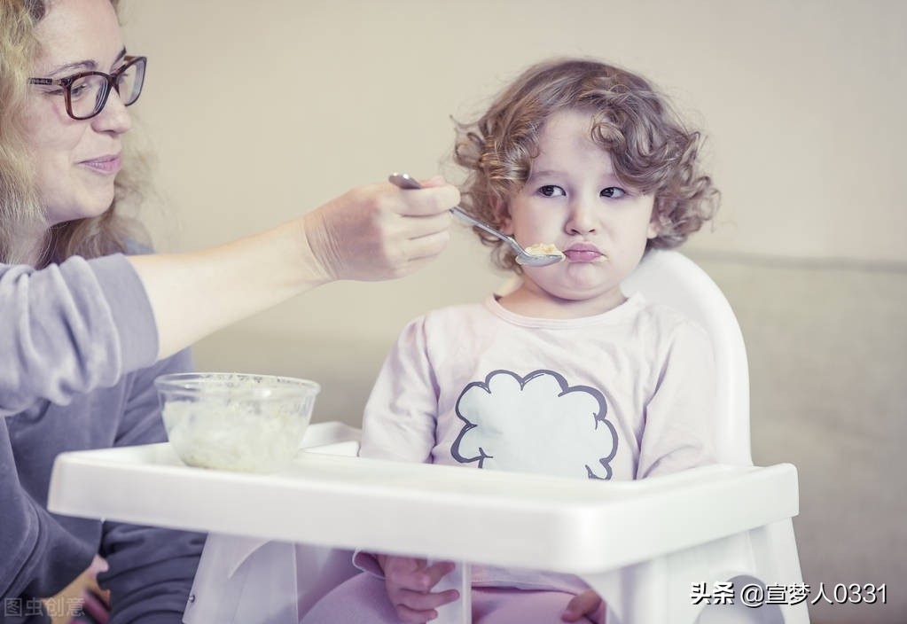 小朋友不吃饭怎么办最有效0-3岁,孩子不吃饭该怎么跟孩子说