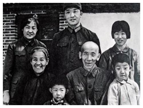 山神？还是野人？那个在日本荒原上漂泊十三载的男子，到底是谁