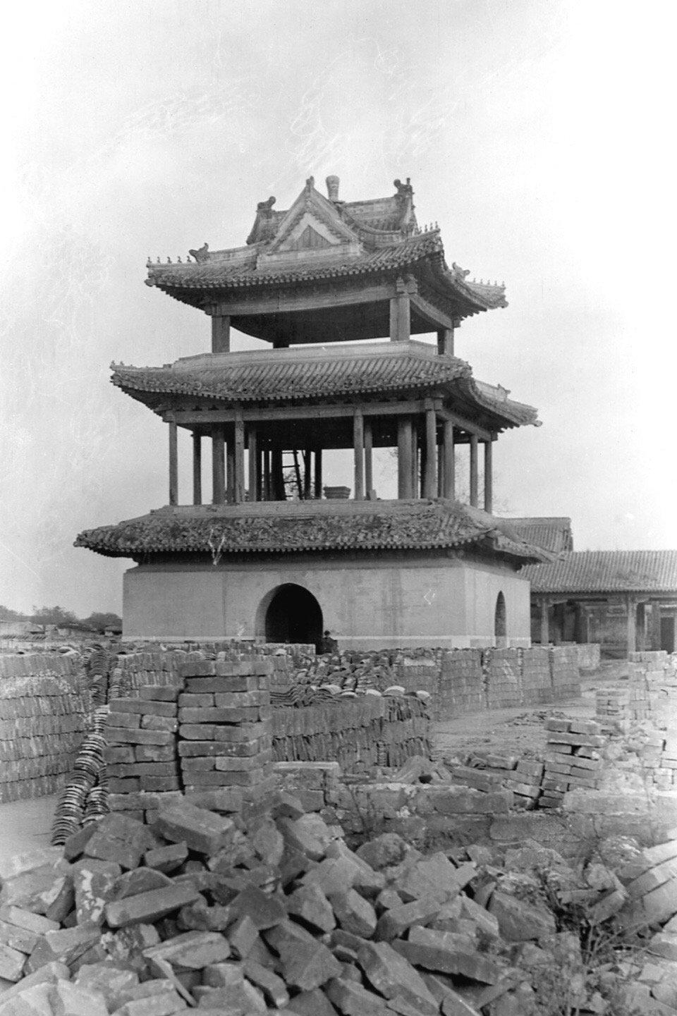 日军日记:*安妇慰**不服从管教,我很愤怒,用*刀刺**插入她的*体下**