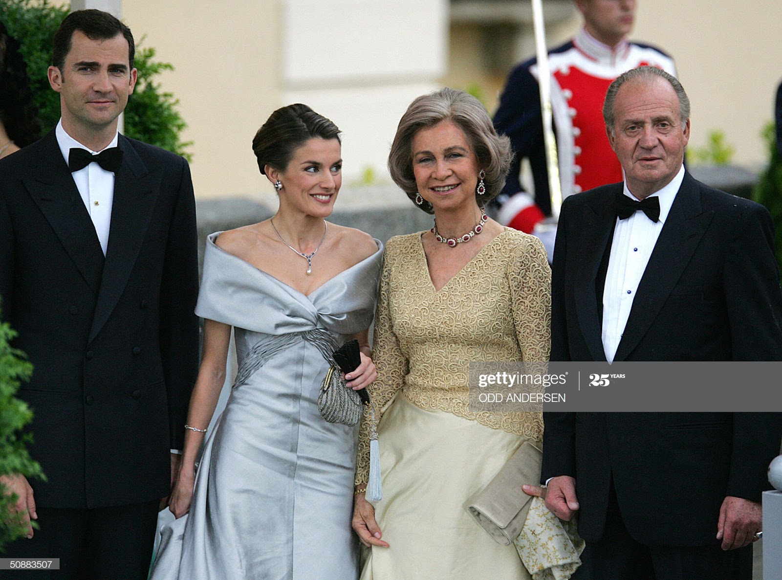 西班牙王妃莱蒂齐亚zara,西班牙王妃莱蒂齐亚英国女王