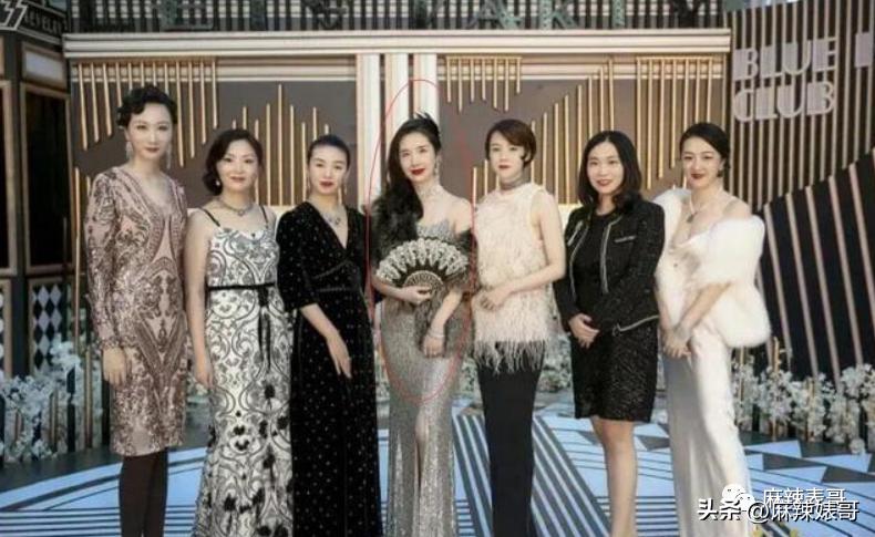 网红张大奕官宣订婚对象是谁,跟张大奕找对象的是谁