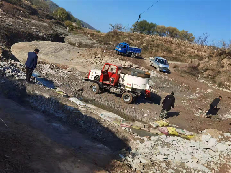 移动式混凝土搅拌机,移动式水泥搅拌机