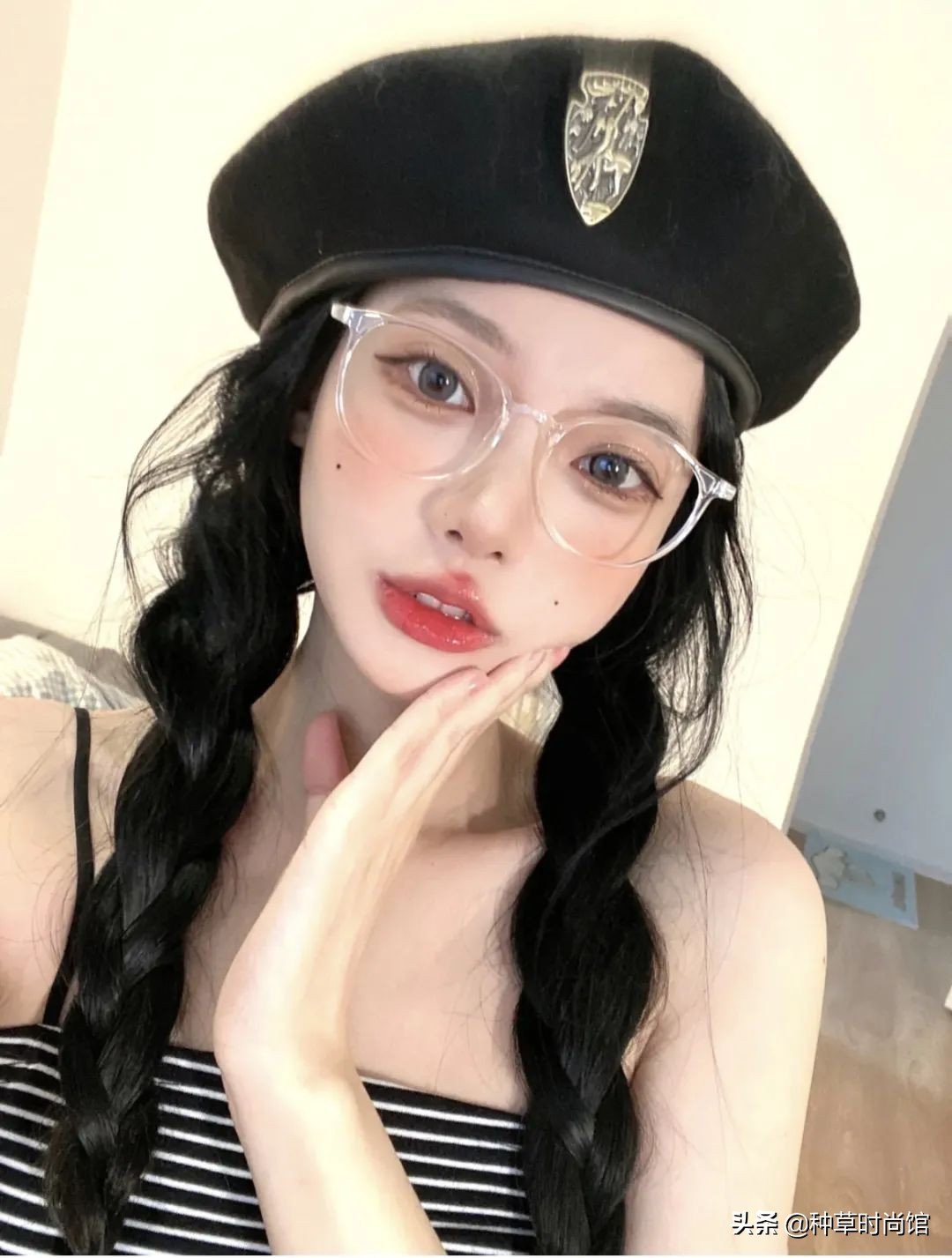 女孩问戴眼镜和不戴眼镜有啥区别,戴眼镜和不戴眼镜女生对比图