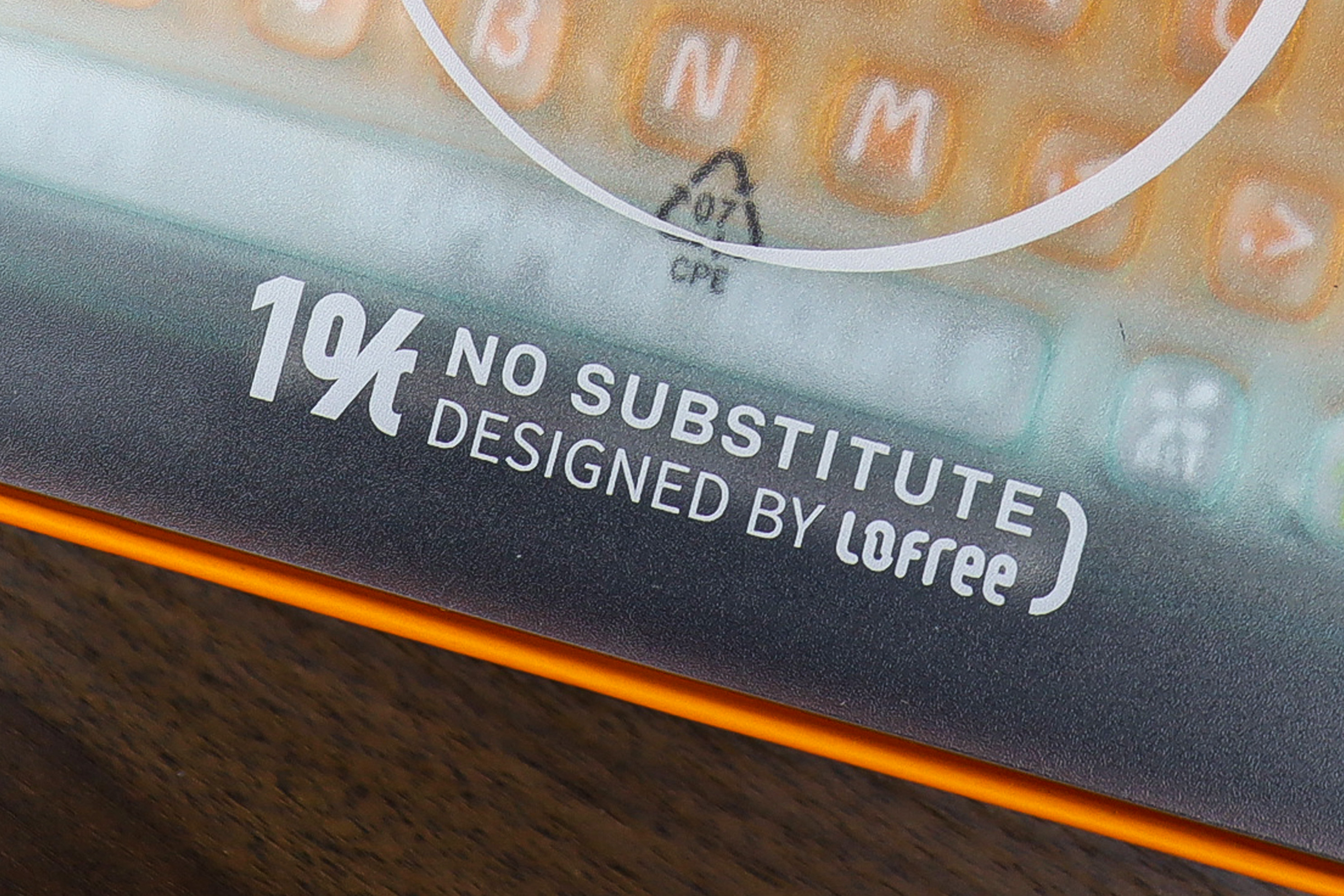 一千块，透明键盘，将手上那2平方做成工艺品的理念，我只爱洛斐