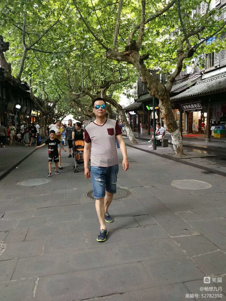 致敬抗疫英雄配图小学生,致敬抗疫英雄小学生简短视频