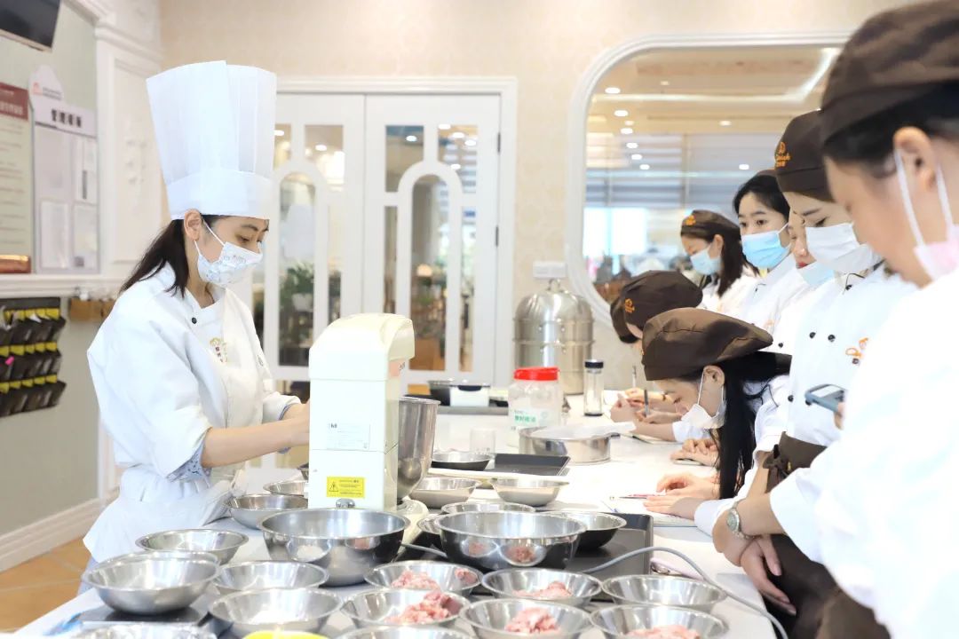 为什么不建议去工厂学烘焙,烘焙学徒的利弊