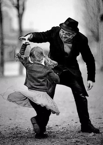 父亲节英文祝福语,父亲节祝愿天下的父母幸福安康