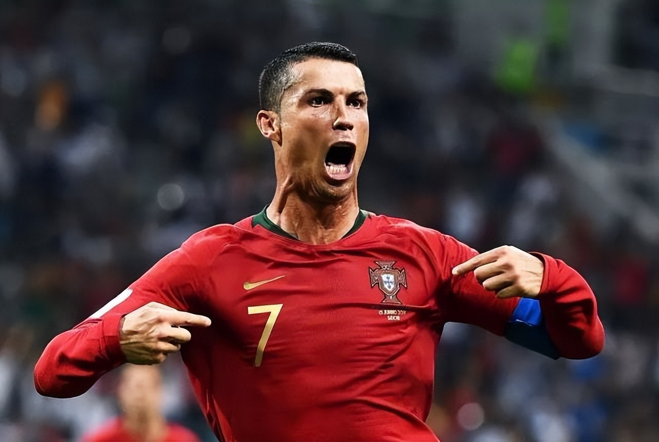 不尊重梅罗，就是不尊重我们自己！体坛周报名记称C罗为“骡子”