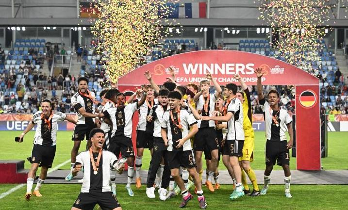 德国队4比1战胜英格兰,德国队5:2意大利