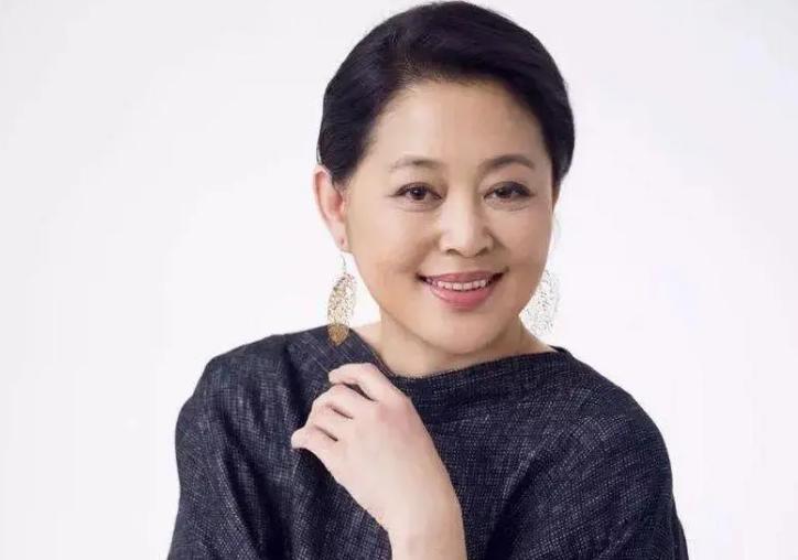 李梓萌康辉董卿朱军,朱军董卿鞠萍康辉李梓萌