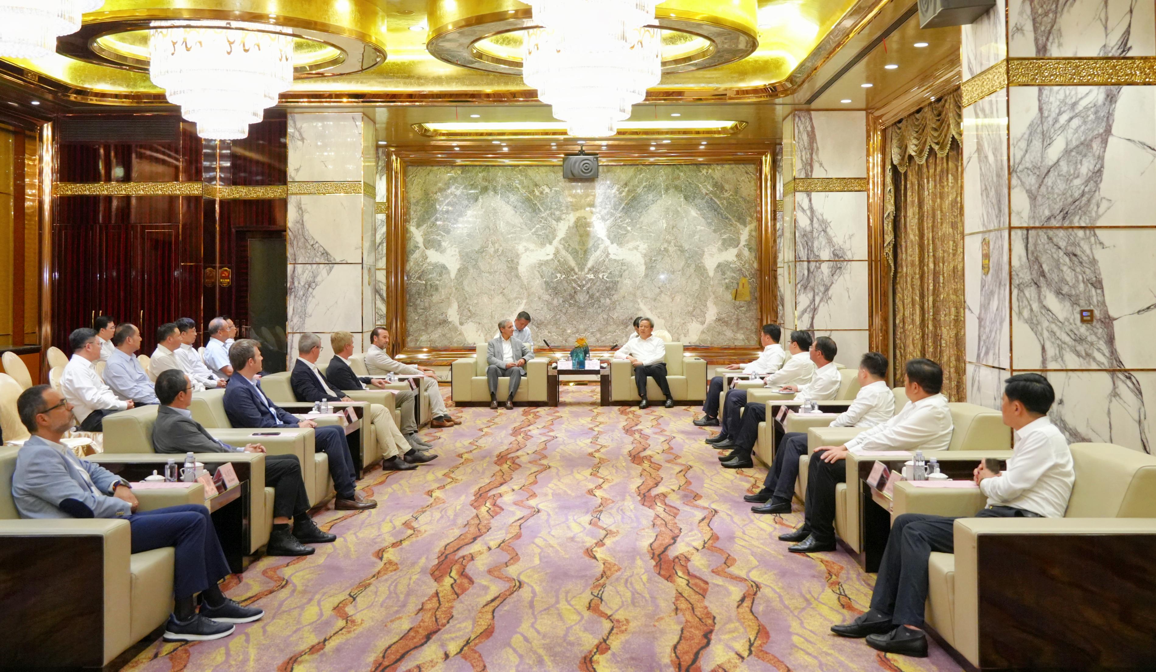 西蒙集团核心竞争力,西蒙集团领导