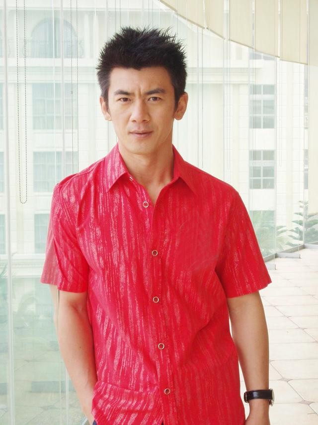 硬汉任天野8岁被家人抛弃,从小被父母抛弃任天野