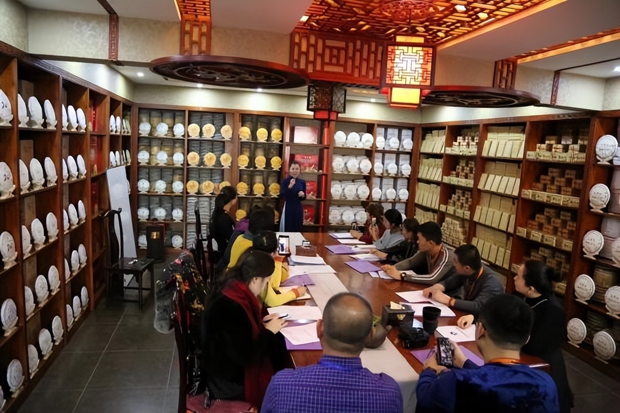 张坤（Queen）老师商务礼仪专家