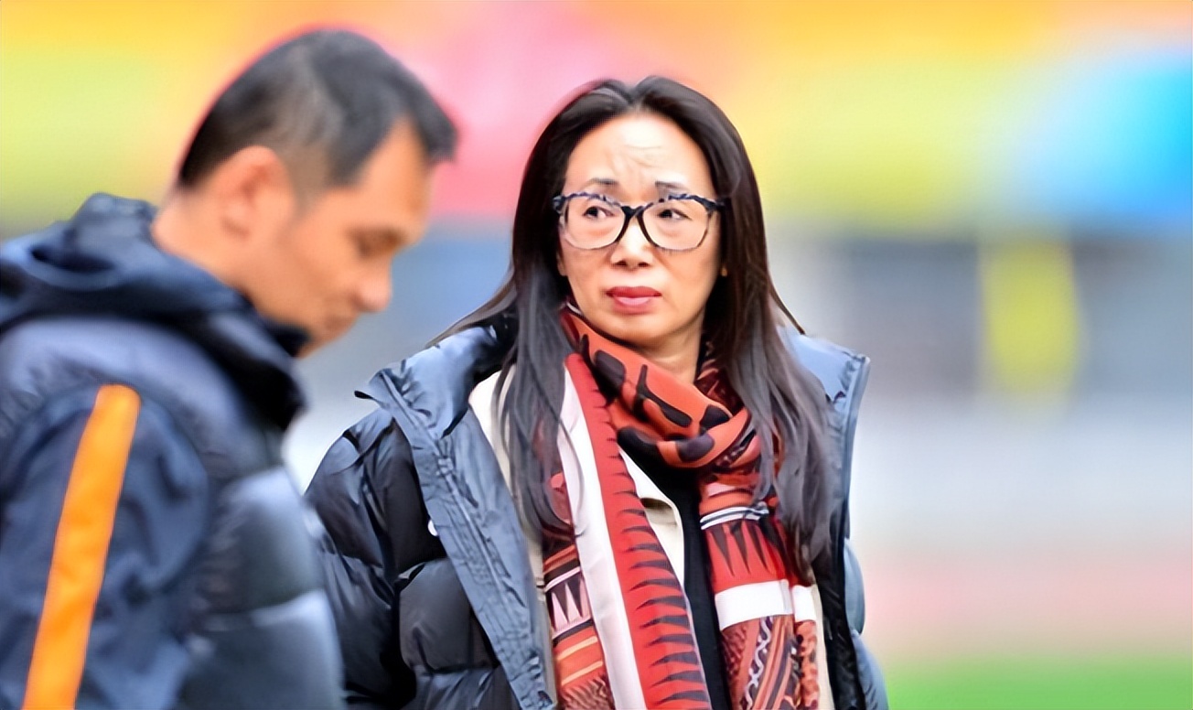 黑龙江首富戴秀丽和她的丈夫,东北女首富戴秀丽