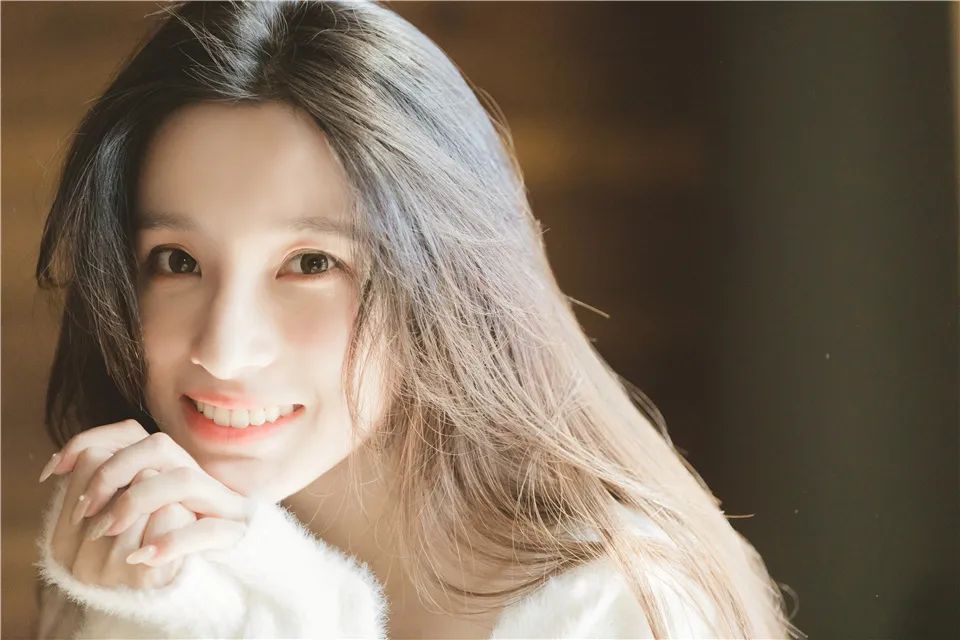 央视主持人马凡舒模特,央视主持人马凡舒微博