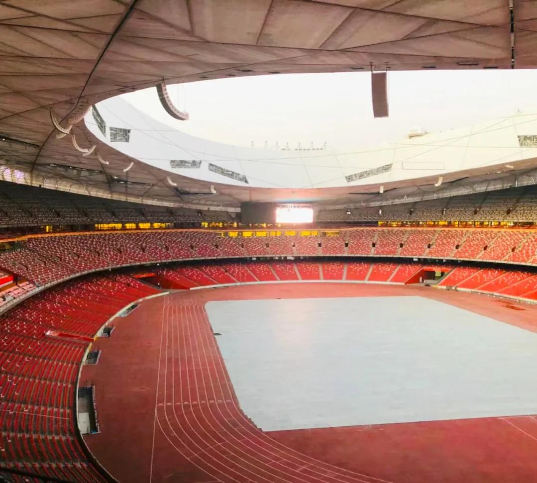 最大的体育场能容纳多少人,中国最大的10个体育场