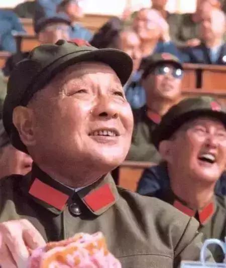 缅怀，*小平邓**逝世25周年！*小平邓**：我是中国人民的儿子