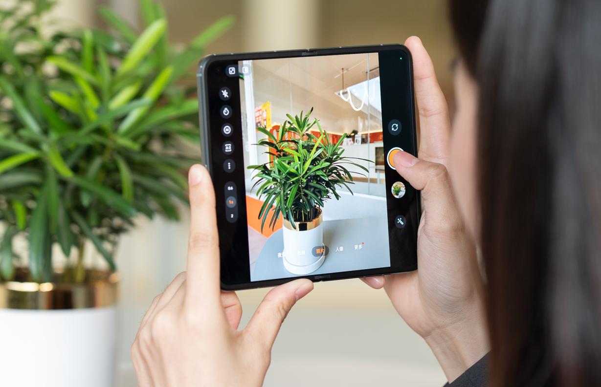 颠覆折叠行业的轻！OPPOFindN2上手，亮点比上代只多不少