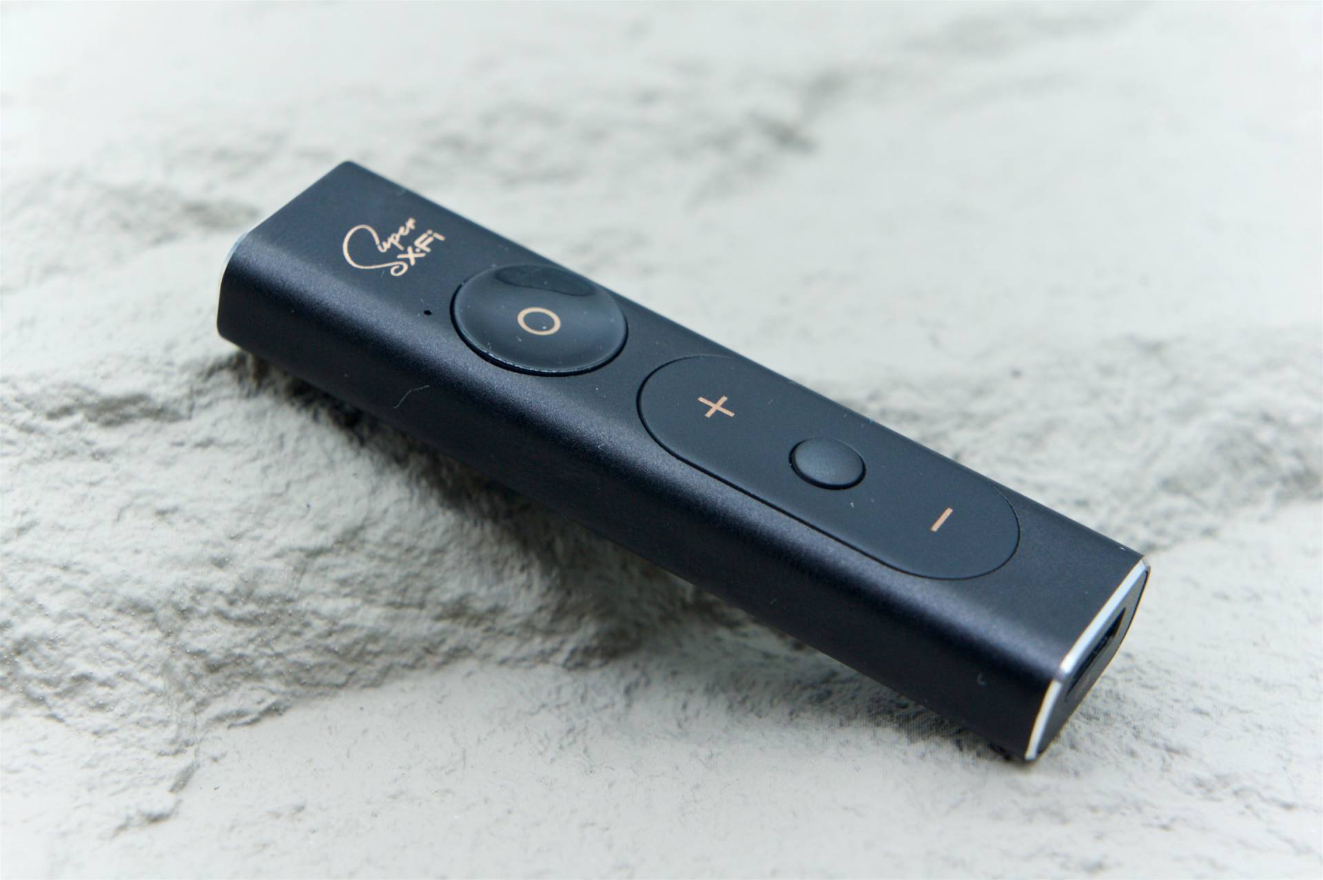 让普通耳机也能变身SXFI声晰飞！体验创新BlasterX1外置声卡