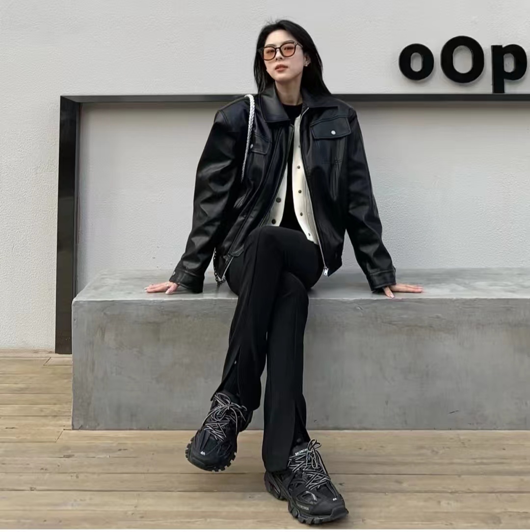 秋冬黑色宽松皮衣两件套,40-50岁洋气皮衣套装