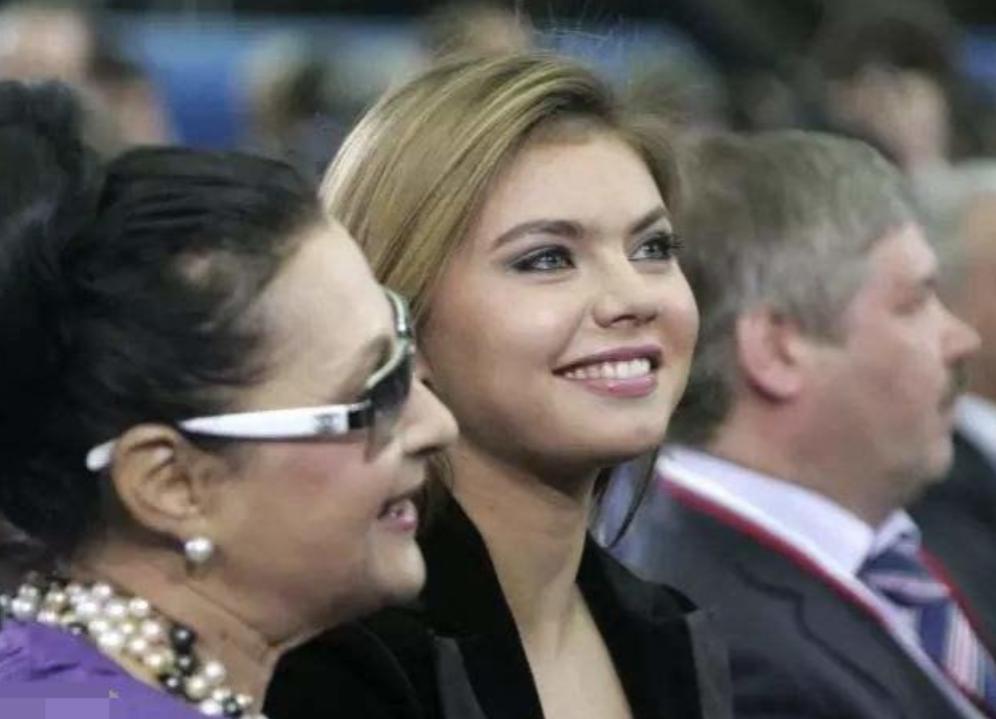 普京体操冠军爱人有几个孩子,普京与体操女神有什么关系