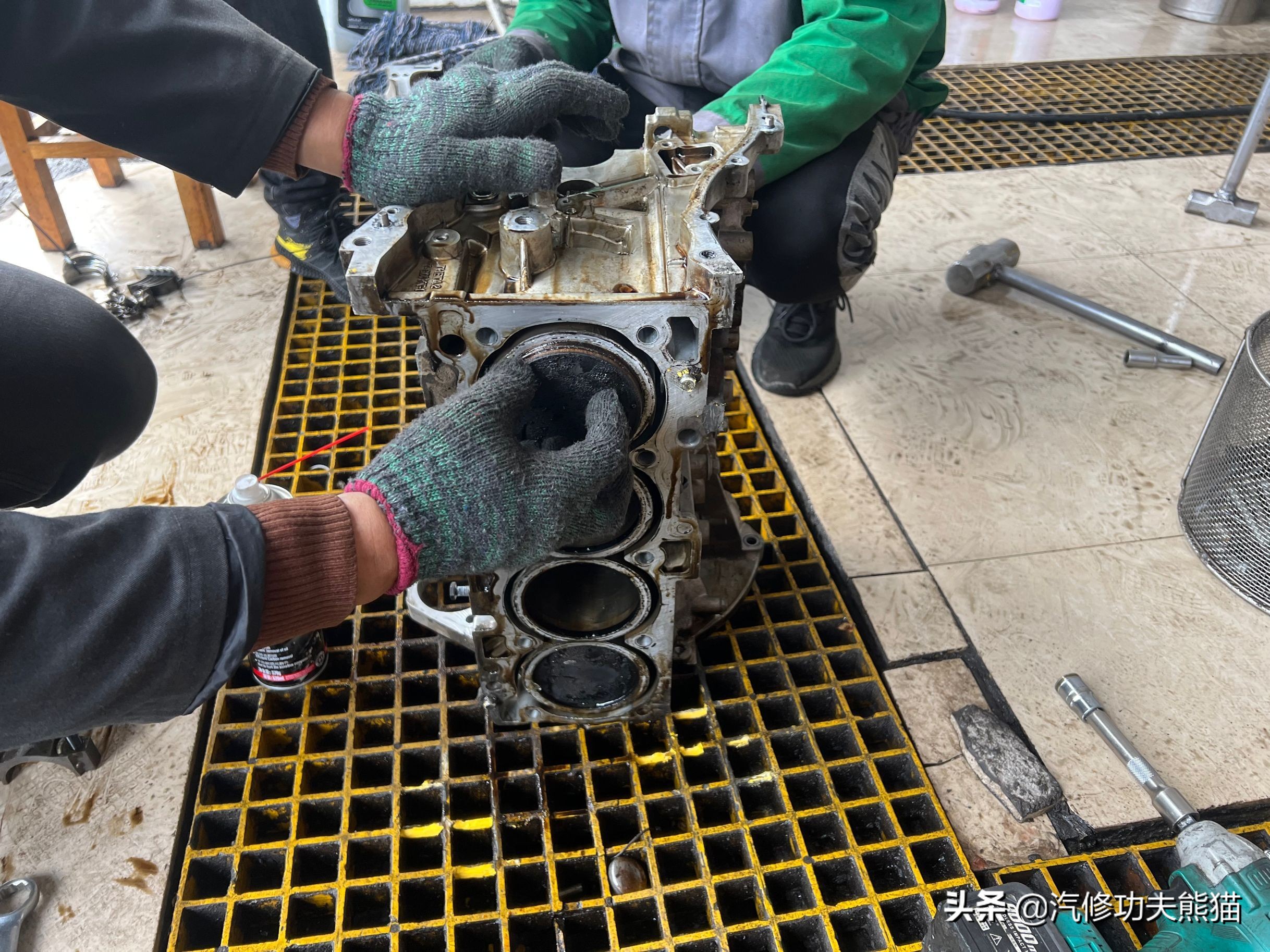 全新胜达大修,现代全新胜达9万公里烧机油