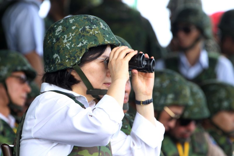 狼狈为奸！欧崇敬：蔡英文与美国里应外合！假兵推实则真“抗中”